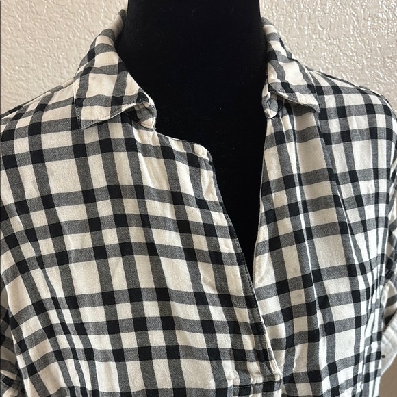Madewell Courier Button-Back Shirt in Plaid With Polka Dot Cuff Sleeve - Picture 3 of 9